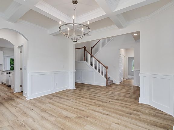 4th image of 143 Chesire Cove Ln