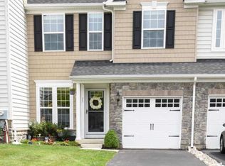 13 Hawkswell Cir, Oreland, PA 19075