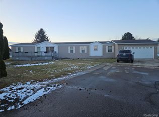 312 Black Oak Ct, Flint, MI