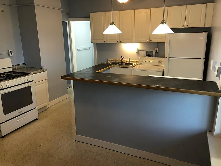 400 Harvard St #3 — Photo 2