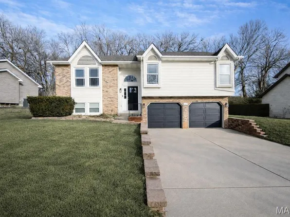 124 Timber Run Ct, Collinsville, IL 62234