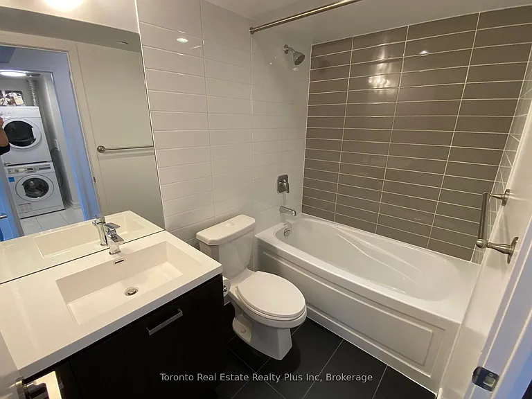 125 Redpath Ave #1111 — Photo 33