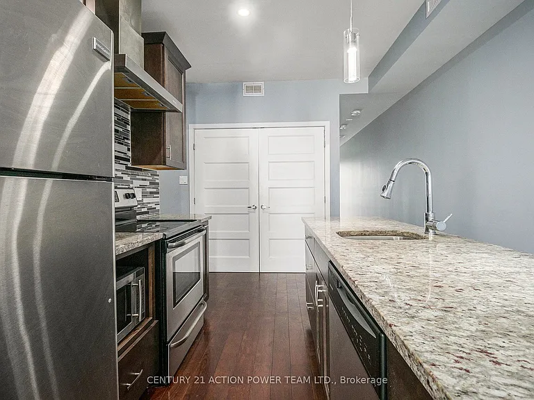 453 Booth St #B — Photo 8