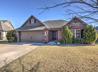 8105 S Hemlock Ave, Broken Arrow, OK 74011