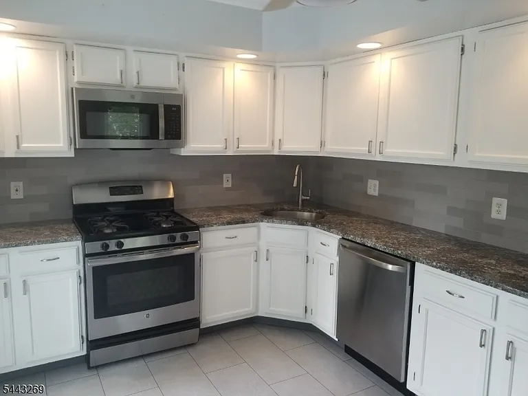 3207 French Dr — Photo 4
