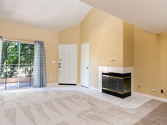 3rd image of 23839 Del Monte Dr Unit 92