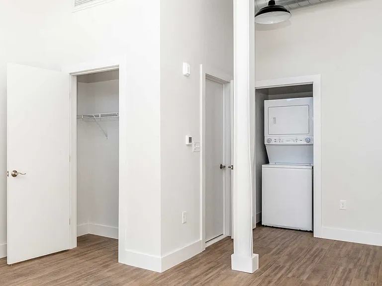 150 Oakland St — Photo 20