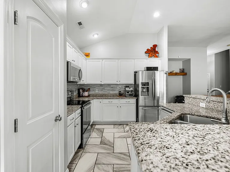 224 Blue Creek Farms Dr — Photo 12