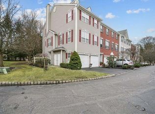 157 Meadow Ln, Nanuet, NY 10954