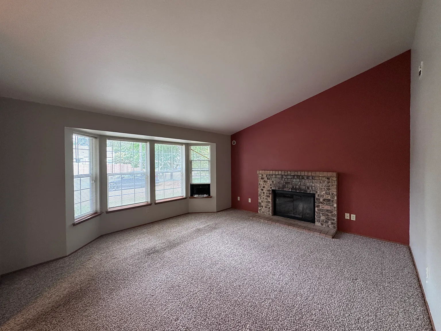 2 bed, 1.5 bath, 1044 sqft, $2,095 — Photo 4