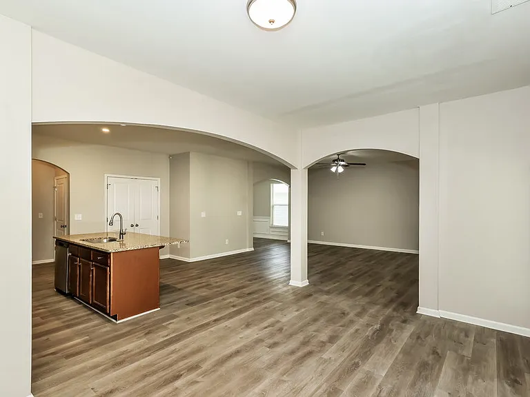 117 Worthing Ln — Photo 8
