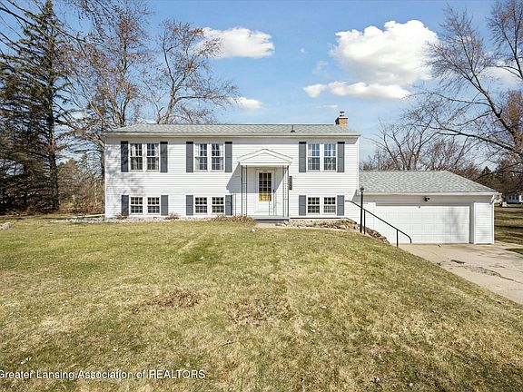 2nd image of 5895 Peachtree Dr