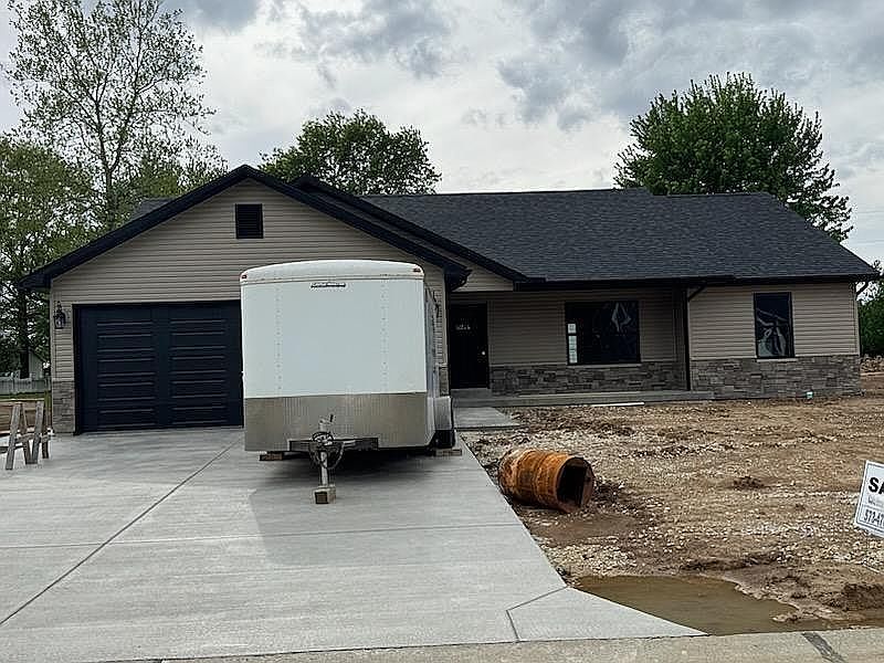 1st image of 406 Gaw Ct