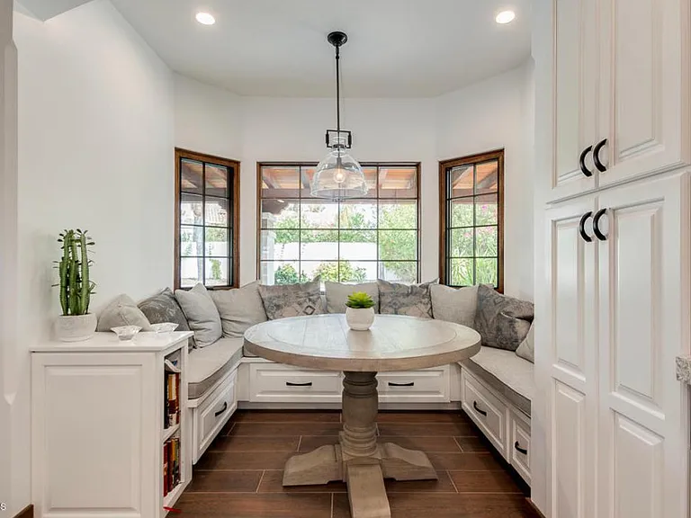 9402 E La Posada Cir — Photo 4