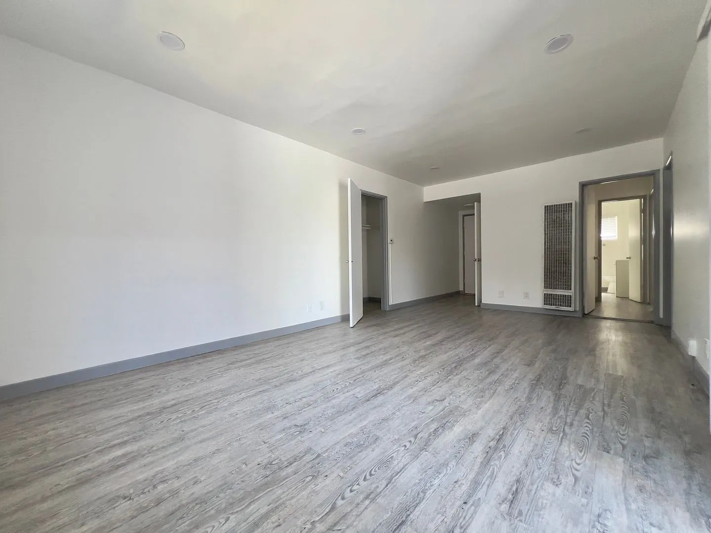 10942-10948 Crenshaw Blvd (Hexagon Eagles LLC) — Photo 1