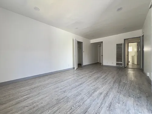 10942-10948 Crenshaw Blvd (Hexagon Eagles LLC) Photo 1