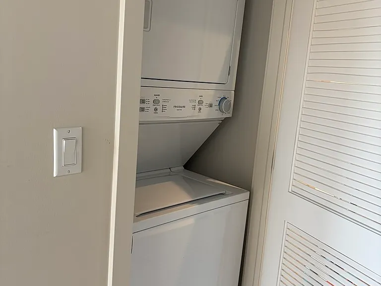 2725 Thatcher Ave #408 — Photo 11
