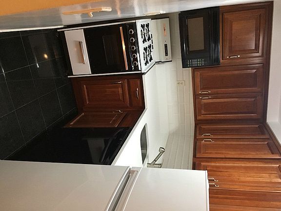 3rd image of 106 W 76th St APT 3B