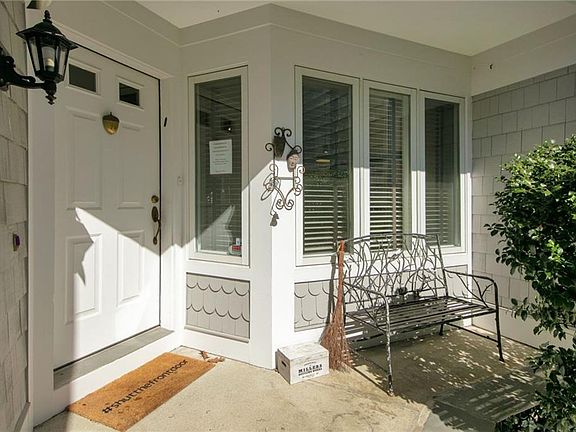 5th image of 6 Pond Ln
