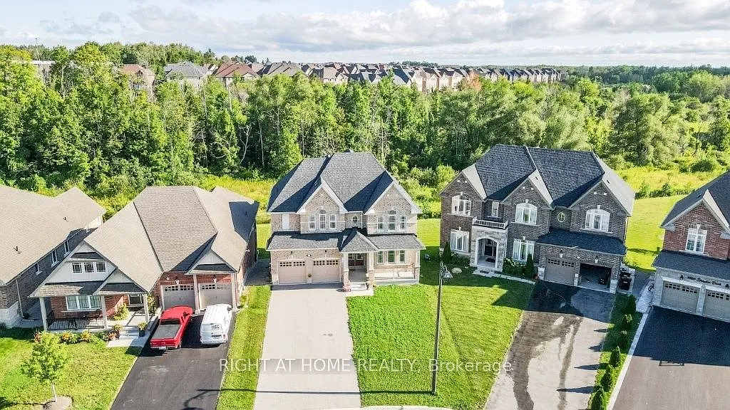 5 bed, $3,850 — Photo 2