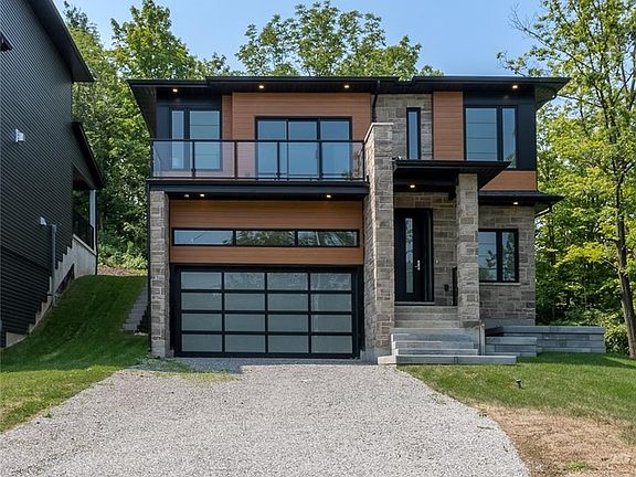 2nd image of 119 Welland Vale Rd