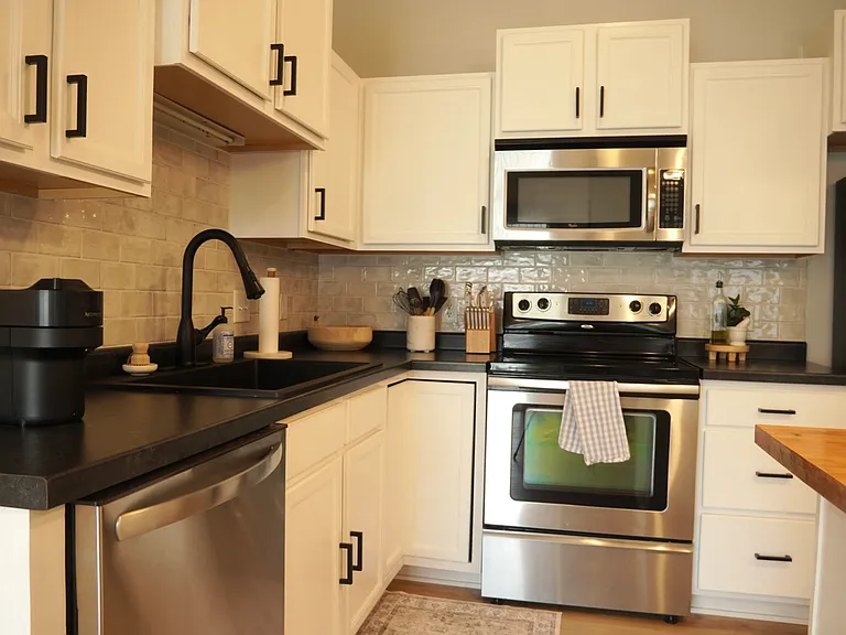 1805 SW White Birch Cir #13 — Photo 2