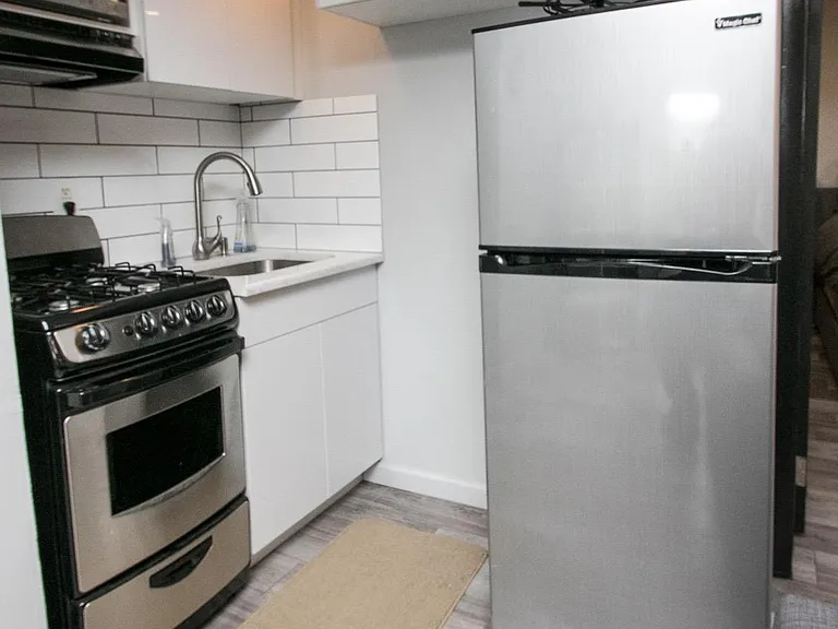 2135 Walnut St #304 — Photo 3