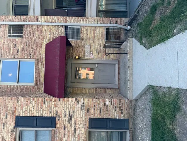 1 bed, 844 sqft, $2,050 — Photo 1