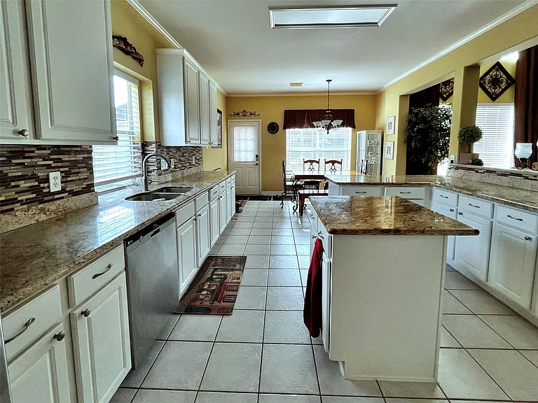403 Green Stone Ct — Photo 7