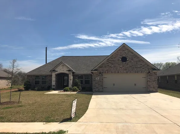 101 Poppy St, Lake Jackson, TX 77566