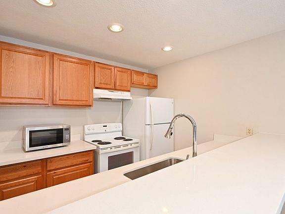 2nd image of 5844 NE 75th St #C-103