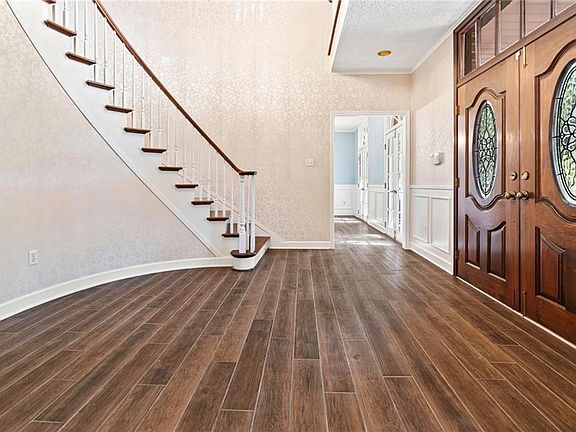 4th image of 4632 Southshore Dr