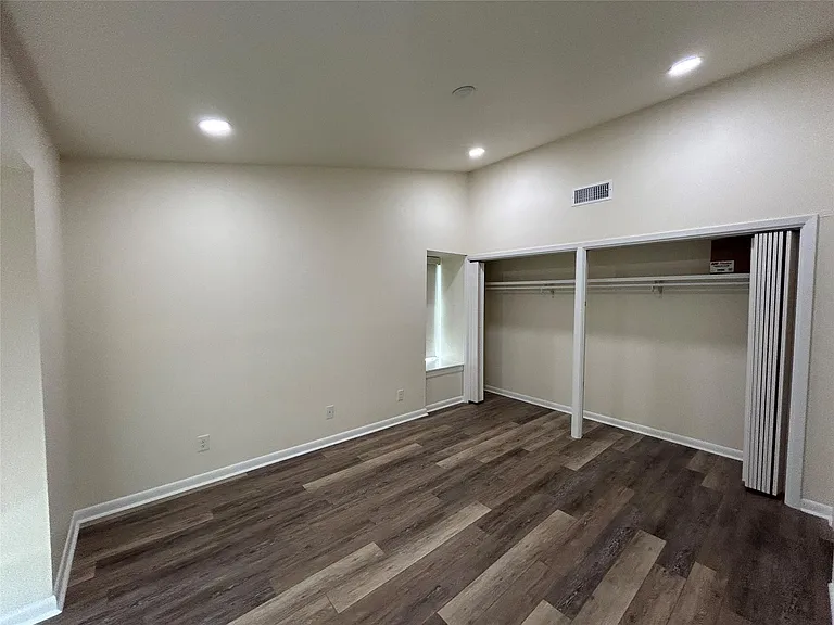 100 Bay Point Dr #8 — Photo 10