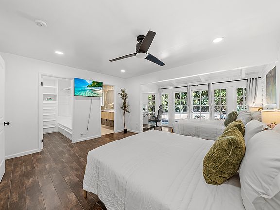 5th image of 4201 Avenida Gregory Unit 1