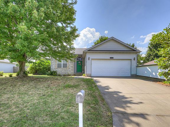 2nd image of 1623 Sophia Street