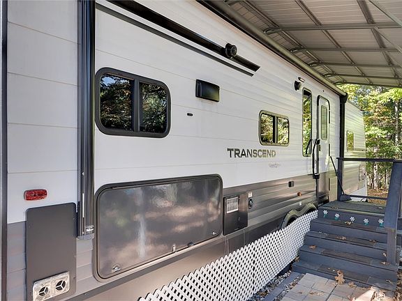 4th image of 528 Loop Cir