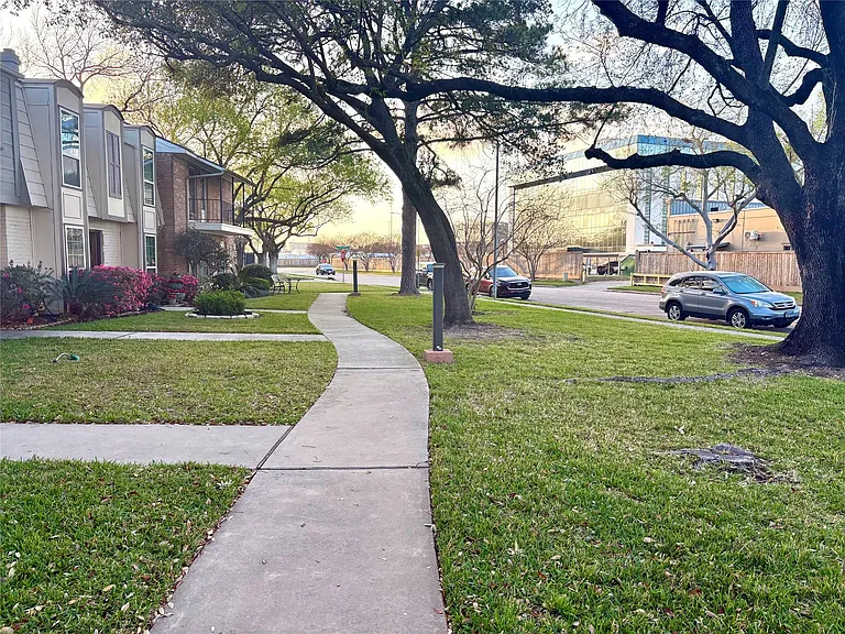 14213 Lost Meadow Ln — Photo 42