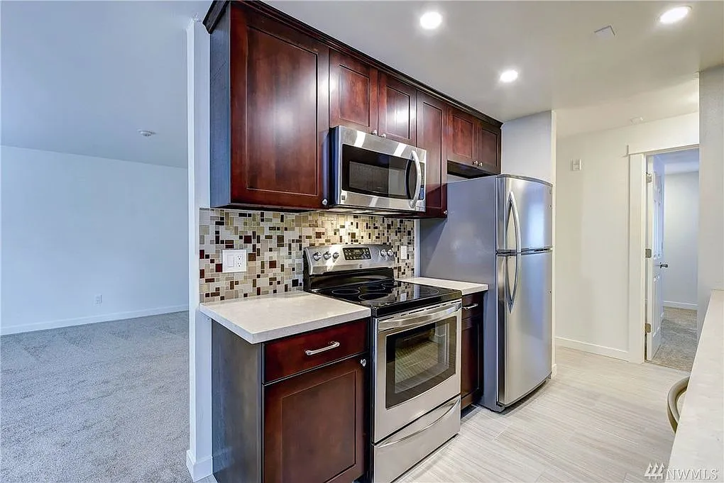 2 bed, 870 sqft, $2,200 — Photo 4
