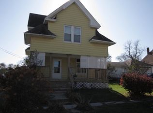 211 E 3rd Ave, Monmouth, IL 61462