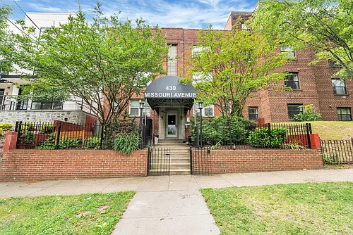 430 Missouri Ave N #W Photo 1