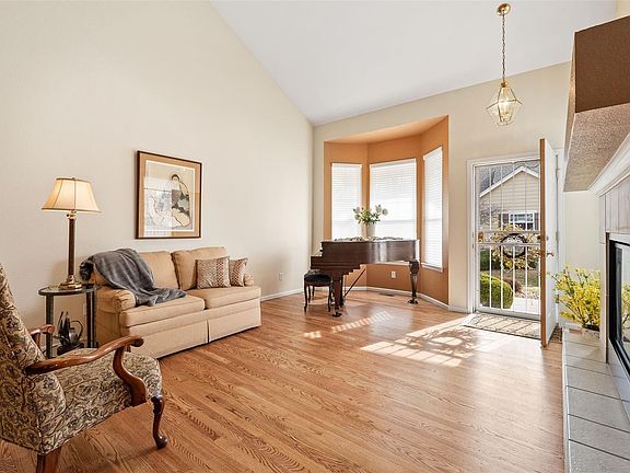 5th image of 10191 Green Ct Unit B