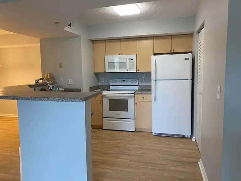 3805 NW Mediterranean Ln #2-202 — Photo 5