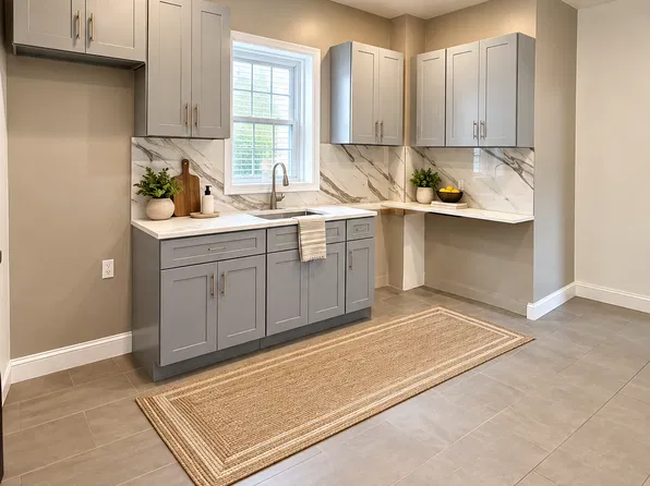 92 Warren St #1, Carteret, NJ 07008