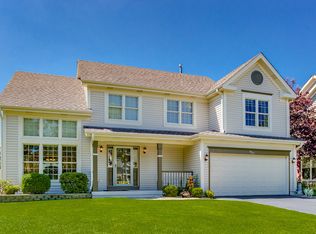 927 Christa Ct, Elk Grove Village, IL 60007