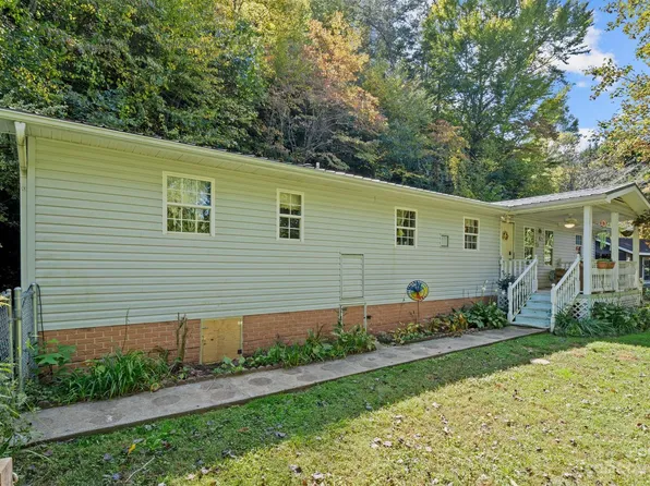 75 Hayes Cove Rd, Leicester, NC 28748