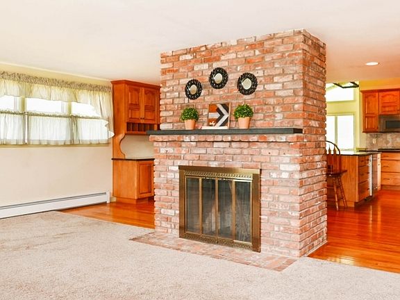 5th image of 16 Fern Ave