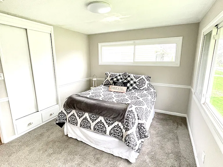 1740 Hanover St — Photo 11