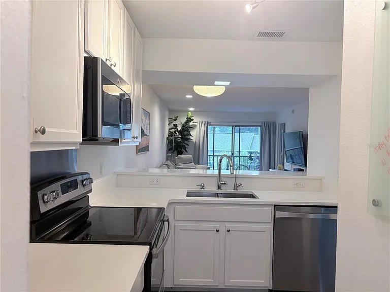 2806 Plaza Terrace Dr #2806 — Photo 3