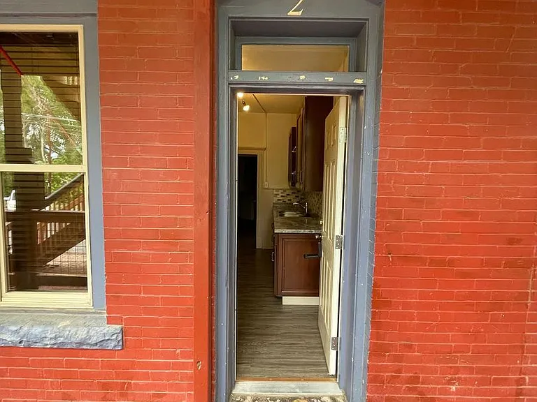 207 Midway Ave — Photo 19