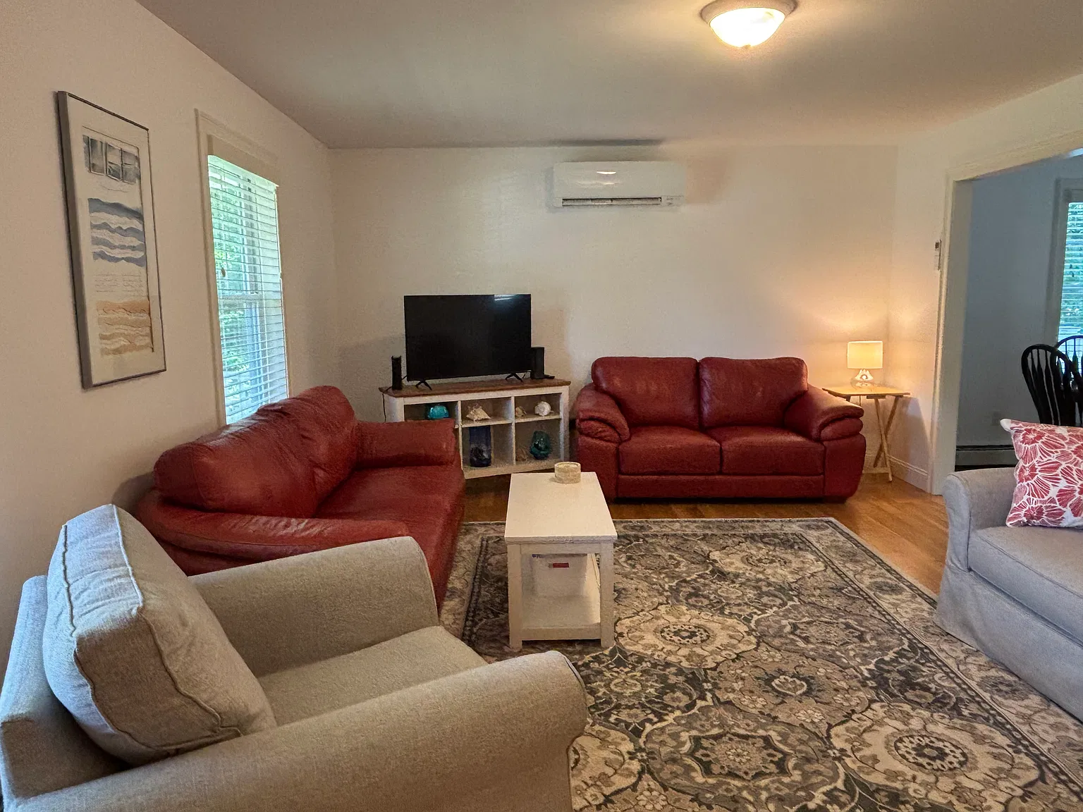 4 bed, 2.5 bath, 1920 sqft, $3,000 — Photo 2